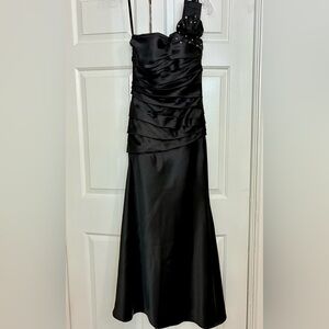 Elegant Formal Black Strapless Dress